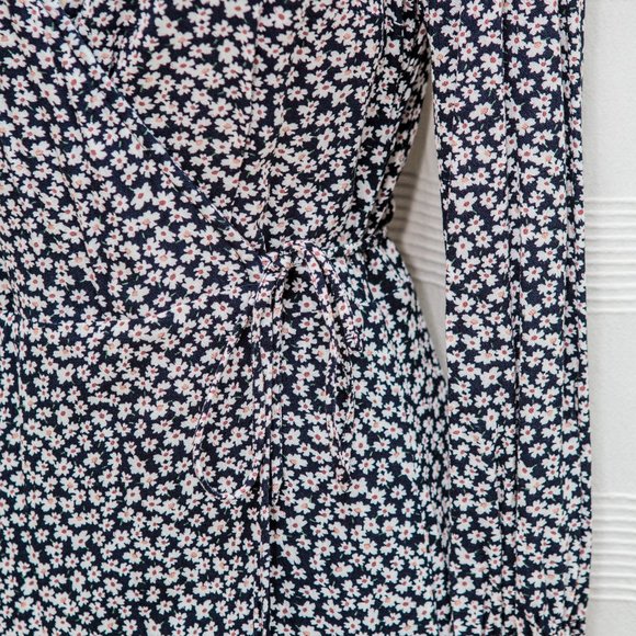 Abercrombie & Fitch Ditsy Floral Linen Real Wrap Dress - Picture 3 of 12